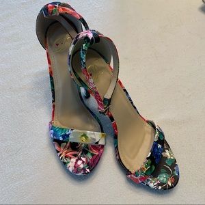 NWOT Delicious Heeled Sandals